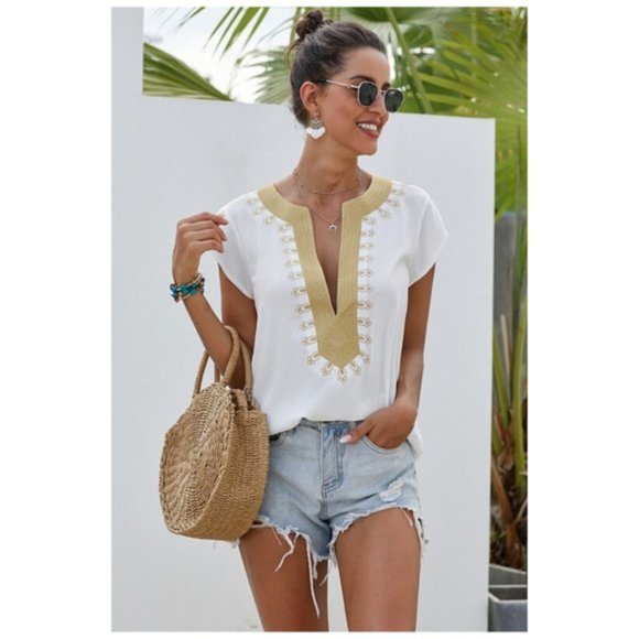 Caroline Couture Tops - 1 Left🎉Host Pick 🎉Beautiful Deep V Blouse